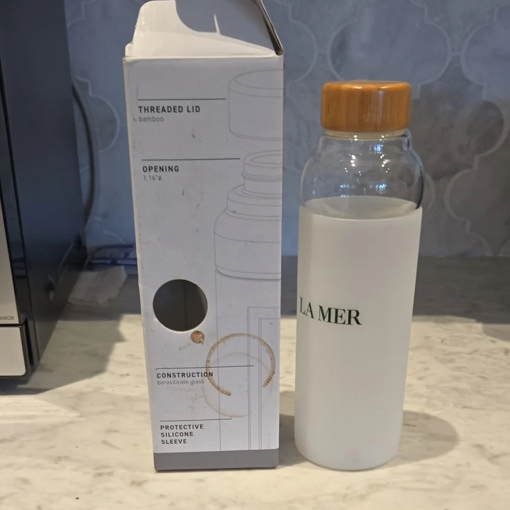 La Mer Silicone & Glass Bottle with Wooden Cap GWP Collectible - Picture 4 of 5